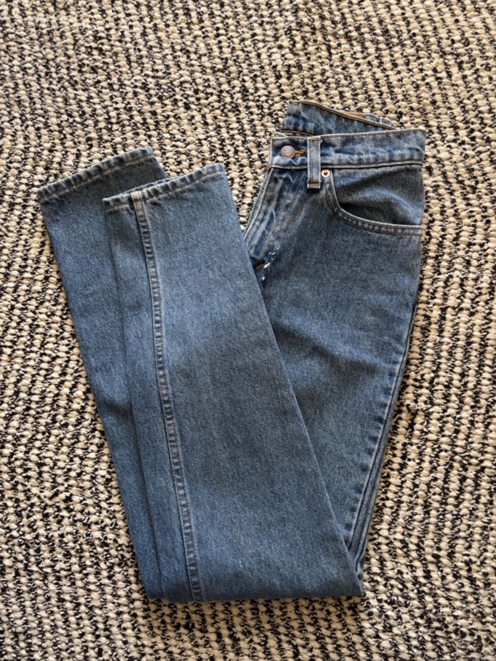 Vintage 90's LEVI STRAUSS 512 Tapered Leg Slim Fit MEDIUM WASH - 1 MED / 25